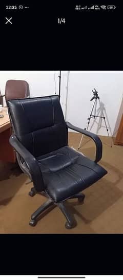 Flexible Computer Chair with Standard Table