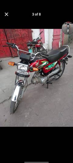 bilkul saaf bike ha engine bhi saaf ha