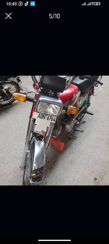 bilkul saaf bike ha engine bhi saaf ha 5