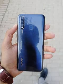 vivo y19 4/ 128gb with box and charger All ok