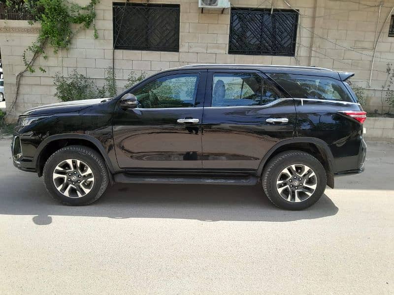 Toyota Fortuner Legender Model 2023 7