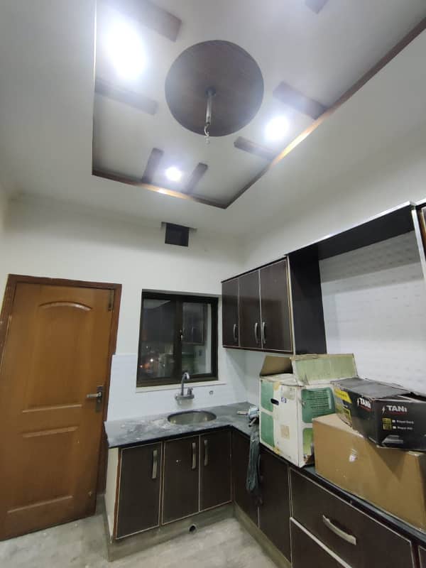 5 Marla Flat 1st Floor Only Slient Office For Rent 8