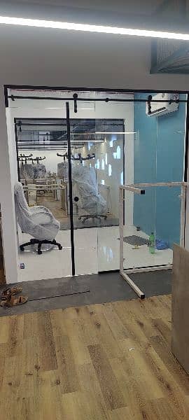 GLASS CABIN / OFFICE GLASS PARTITION 4