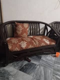 4 seatrr sofa set condition sai h jis NY Lena wai bt kry