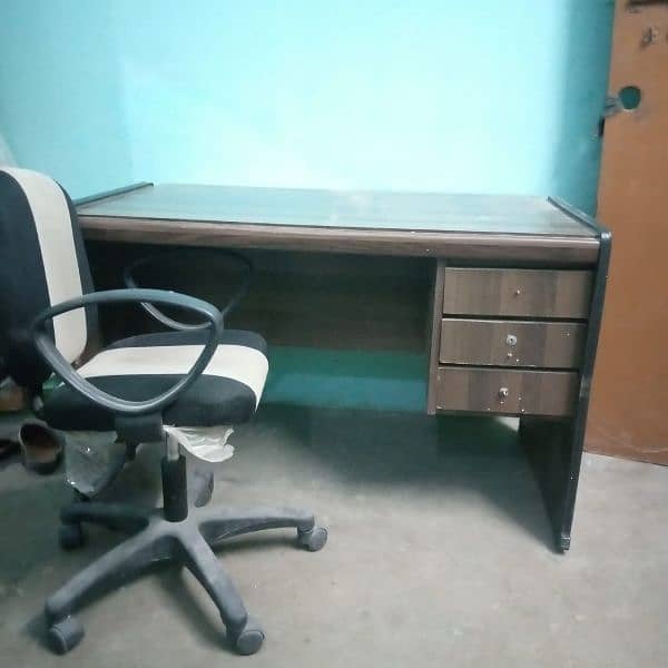 Computer Table with Chair 3