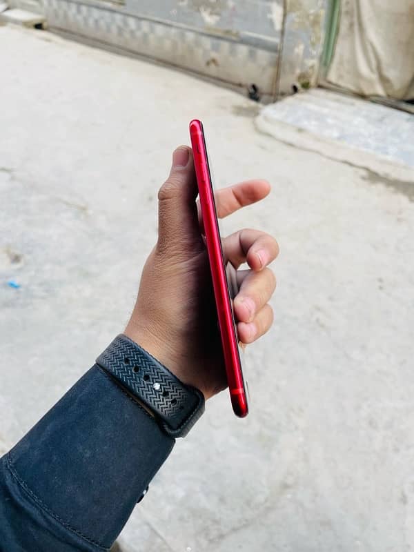 iphone 8 plus (red product)lush set 9