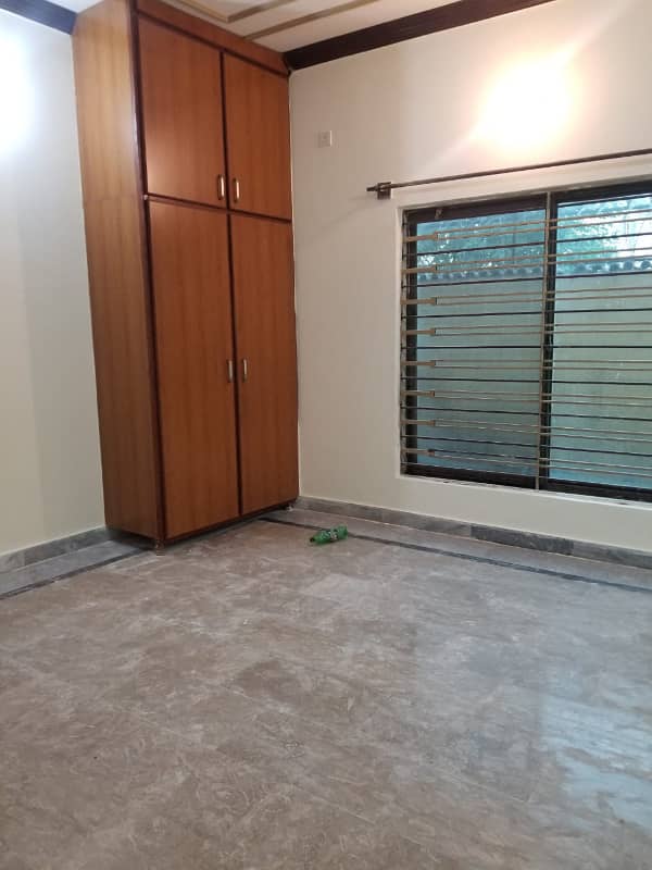 6 MARLA UPPER PORTION AVAILABLE FOR RENT IN BANIGALA 2