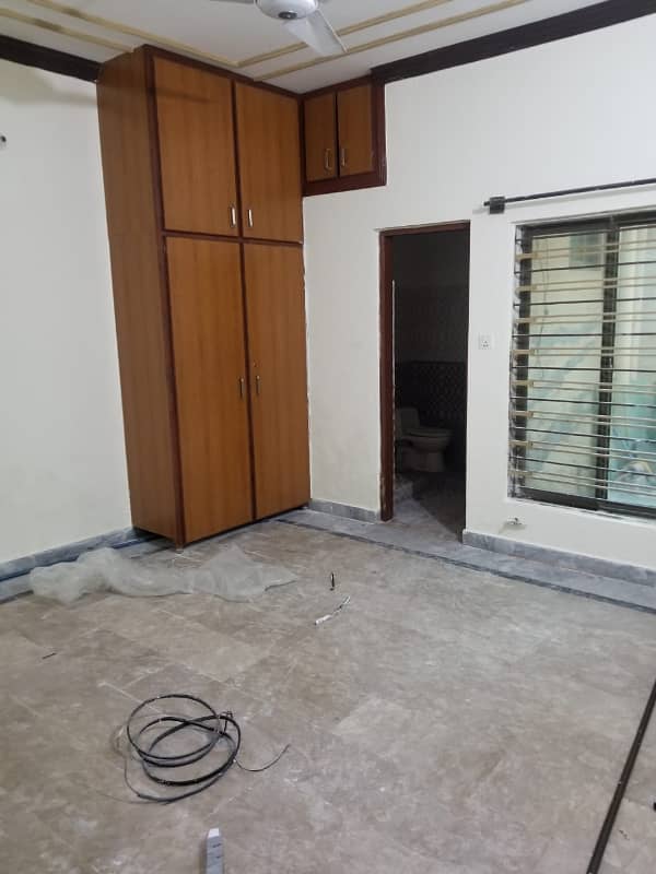 6 MARLA UPPER PORTION AVAILABLE FOR RENT IN BANIGALA 3