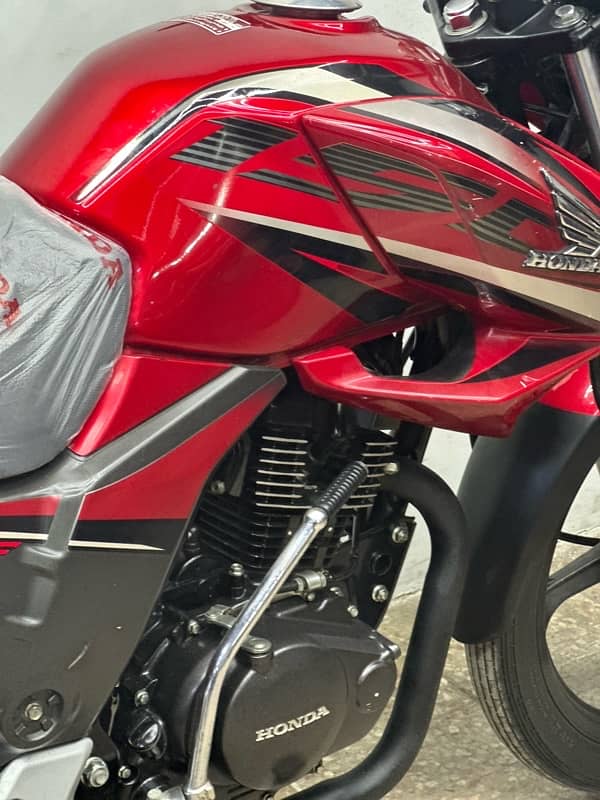 honda cb150f 2019 model ( low millage ) 3