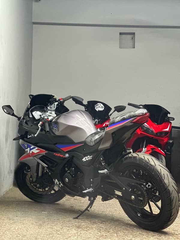 bmw 1000rr 2024 model 400cc ( double cylinder ) 5