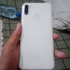 Samsung a11 non PTA mobile patch ho Jaye ga 3 32 ha condition ok ha