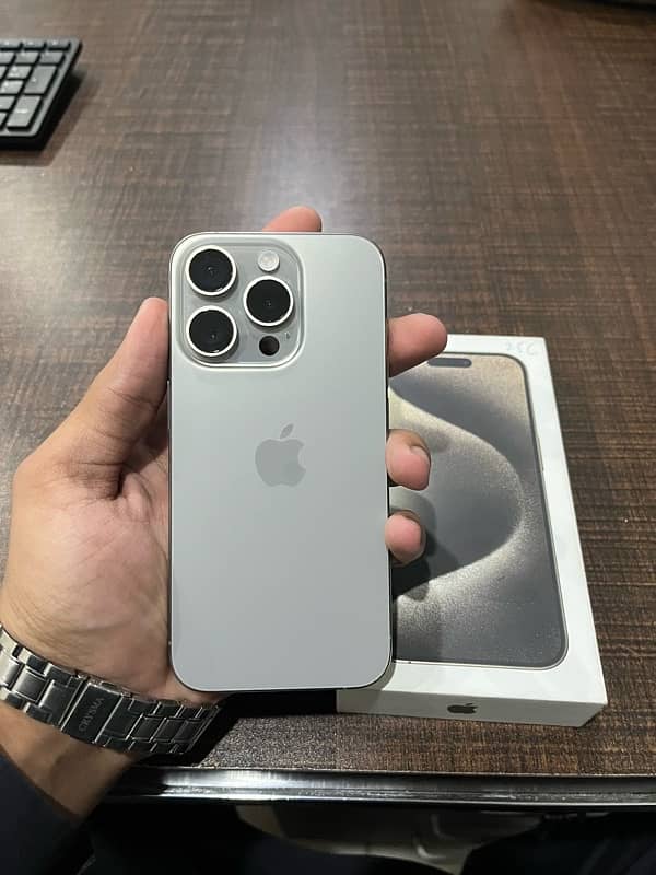 iPhone 15 pro 256gb 0