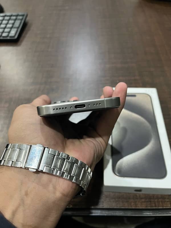 iPhone 15 pro 256gb 2