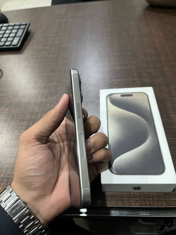 iPhone 15 pro 256gb 4