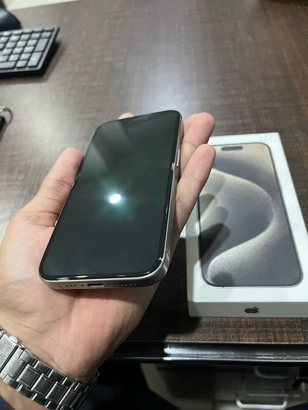 iPhone 15 pro 256gb 6