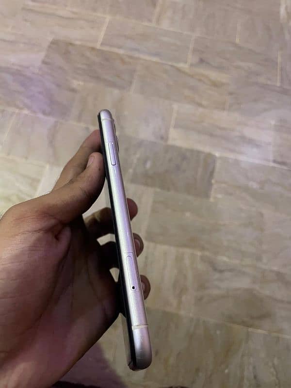 Iphone 11 64 white 3