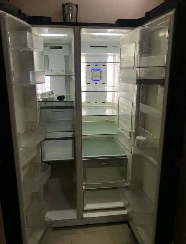 good condition double door fridge 2