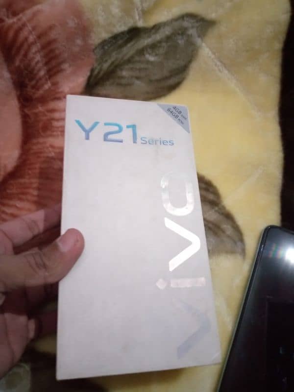 VIVO Y21 A with Box 4/64 Urgent sale 03245885282 2