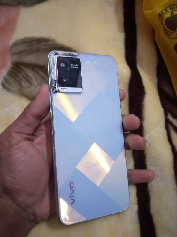 VIVO Y21 A with Box 4/64 Urgent sale 03245885282 3