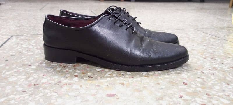 whole cut oxford shoes 0