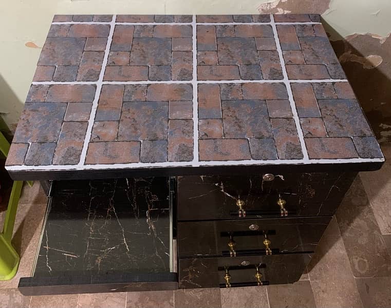 Luxury Computer Table with Lockable Drawers - Black Marble Design 4