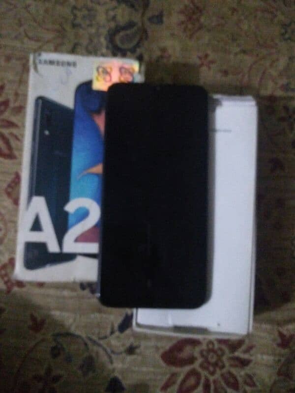 Samsung A20 pinal on nahi hai PTA Aproof hai Our Box Be hain 10/8 Okey 4