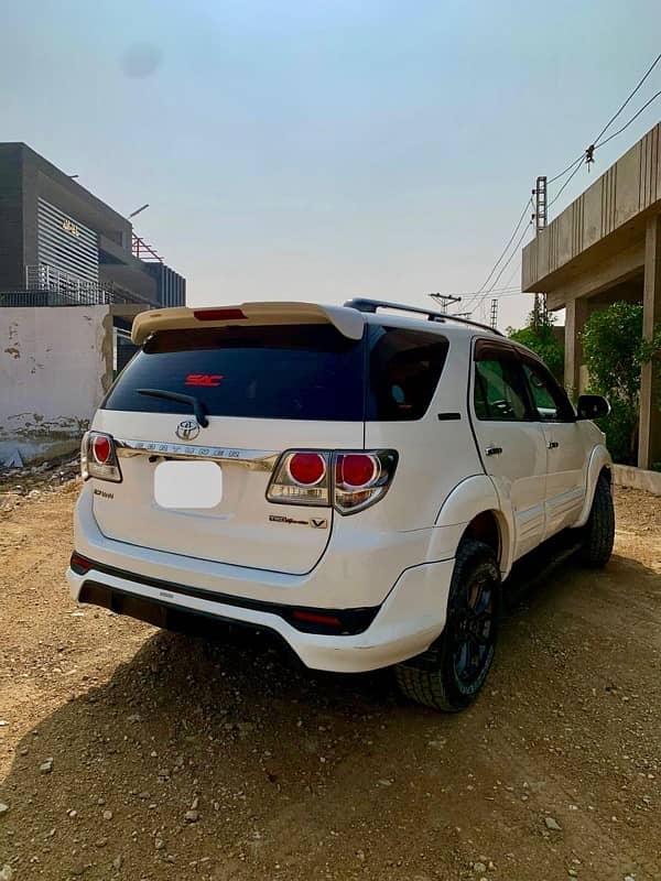 Toyota Fortuner V 2015 2