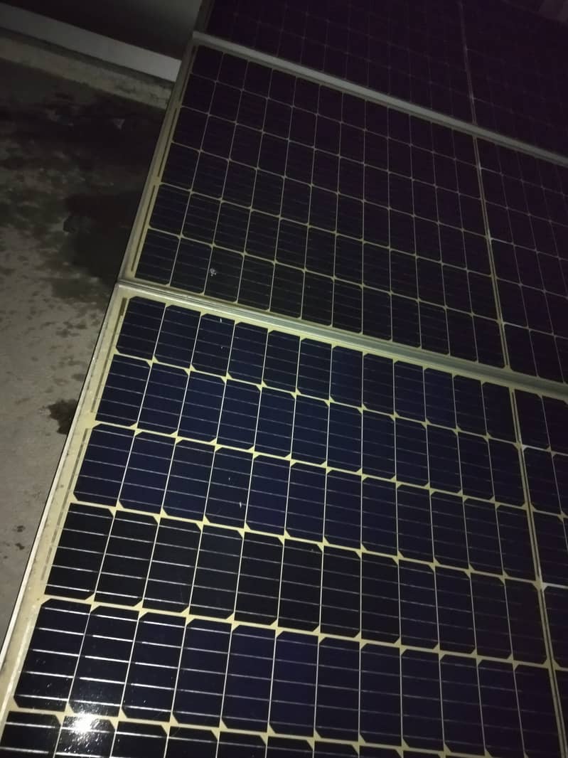 Sold out.  used 480 watt half cutt Solar plates in very good condition 0