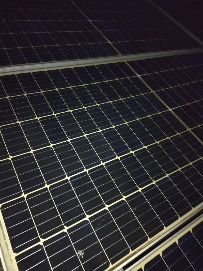 Sold out.  used 480 watt half cutt Solar plates in very good condition 2