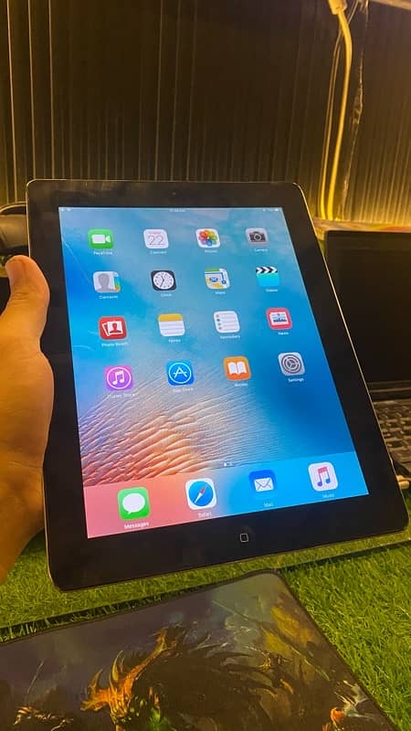 Apple i pad 2 Urgent Sale 32 GB 1