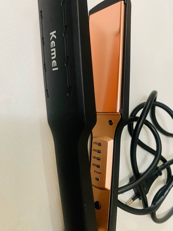 kemei hair straightener 4