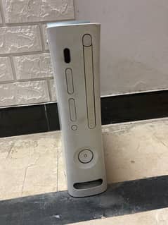 Xbox 360 with all cables and one controller