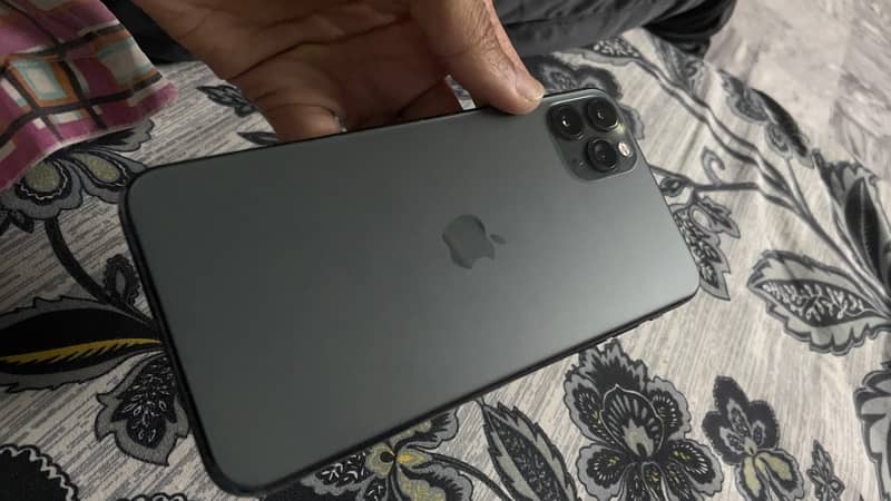 Iphone 11 pro max 6