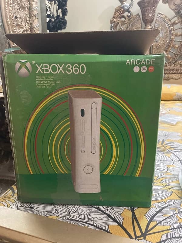 Xbox 360 with all cables and one controller 8