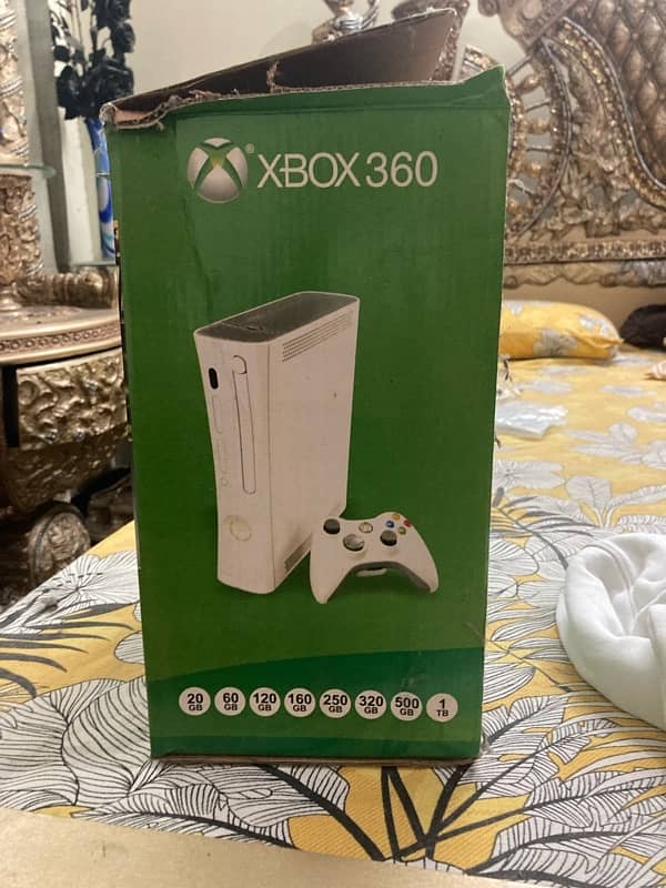 Xbox 360 with all cables and one controller 9