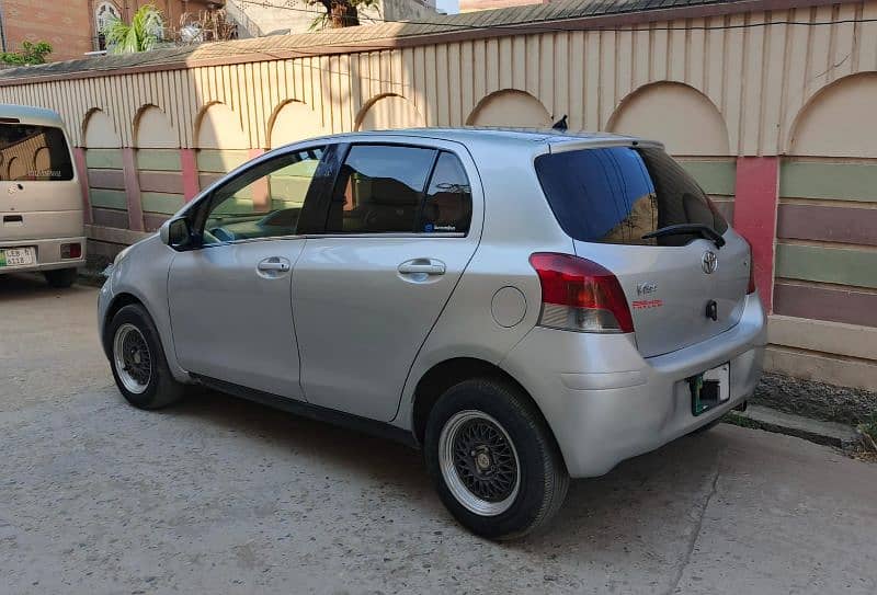 Toyota Vitz 2012 4