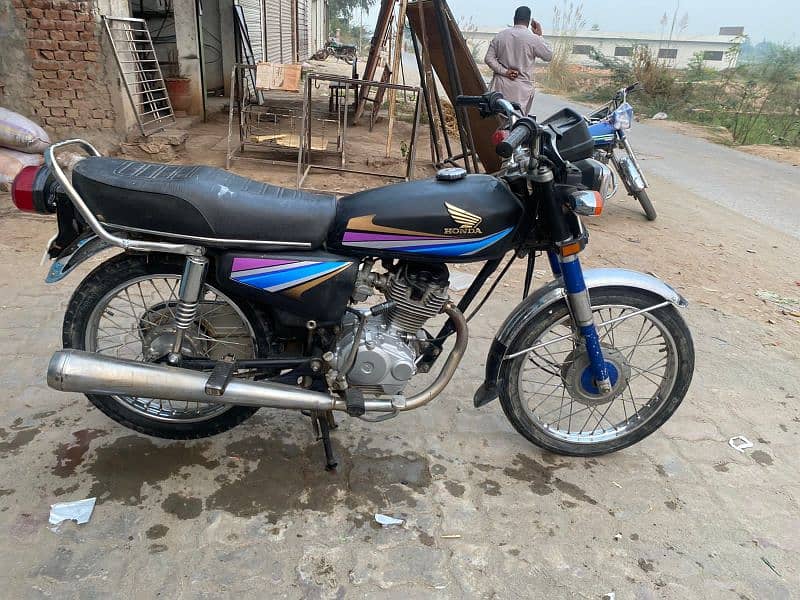 Honda 125 2010 model Punjab sialkot no for sale Whatsapp 03165776834 1