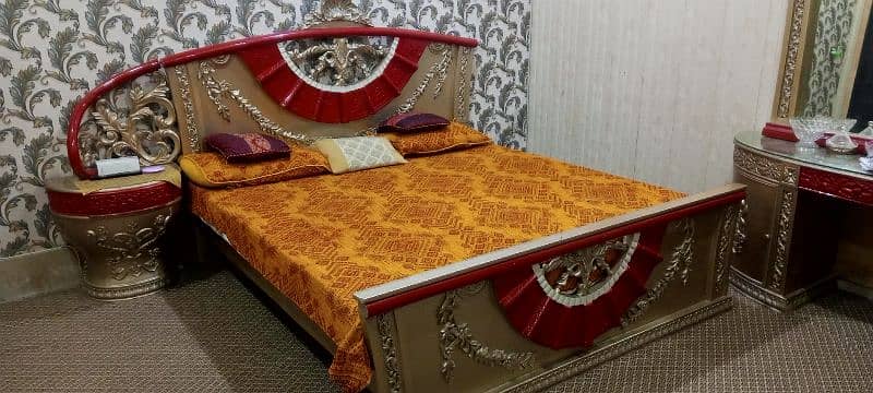 BEAUTIFUL AND UNIQUE DESIGN BED ND DRESSING 3