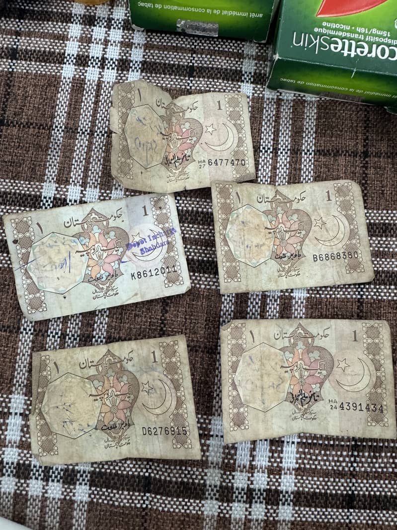 Rare 1 rupees (five)notes 0