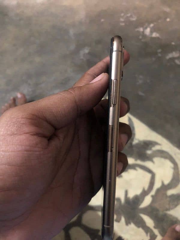 iphone xs dual PTA approved 75 health 03008378822 5