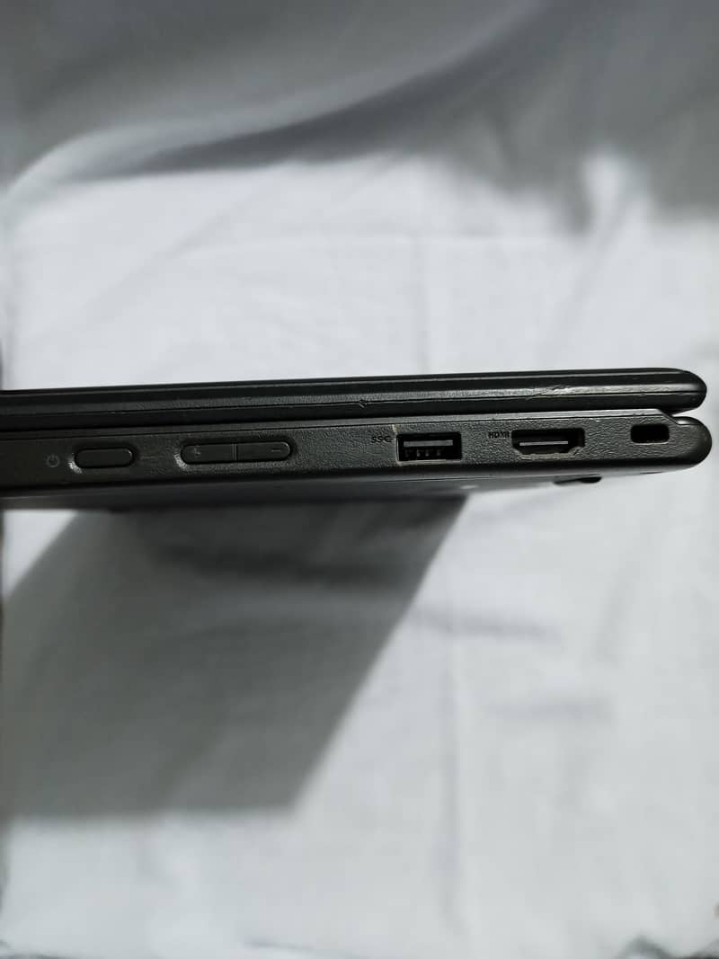 Lenovo ThinkPad Yoga11e - 4th Gen 6