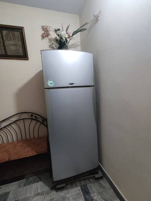 full size refrigerator best condition 0