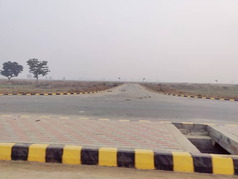 ALL DUES CLEAR L BLOCK PRIME LOCTION PLOT FOR SALE LDA CITY LAHORE PHASE 1 JINNAH SECTOR 0