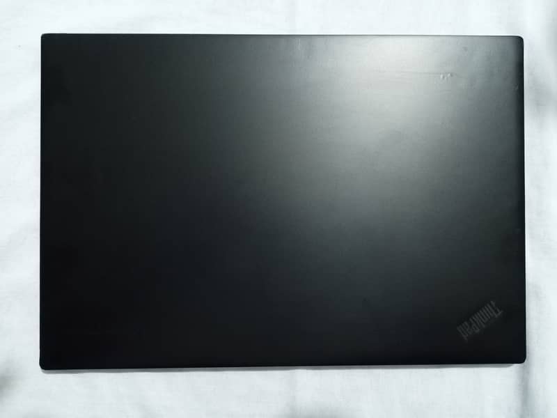 Lenovo ThinkPad X1 Carbon 5th Gen 0