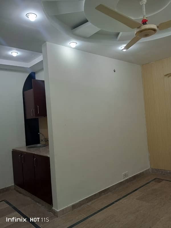 Apartment For Sale In Bahria Town Lahore At Prime Location On Investor Rate 11