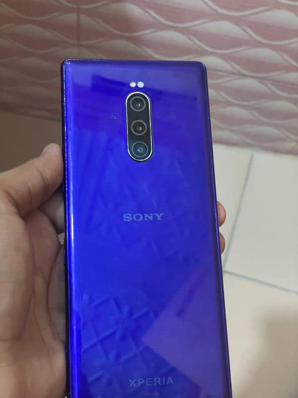 Sony Xperia 1 6