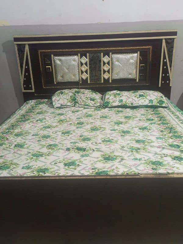 Wooden Bedroom Set - Urgent Sale 0.3. 1.6. 0.0. 0.9. 8.2. 8 1