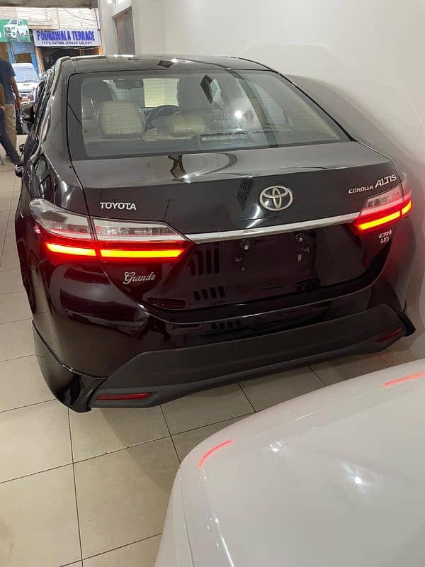 Toyota CorollaAltis Grande 2018 2