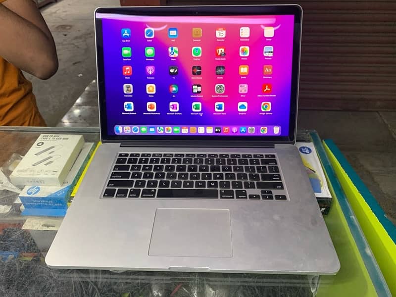 apple MacBook pro 2015 2