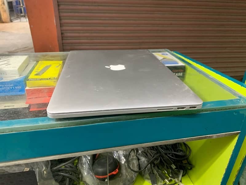 apple MacBook pro 2015 4